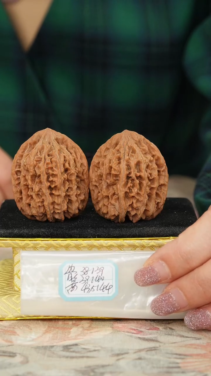 【闪购商品】文玩核桃把件龙纹将军榜