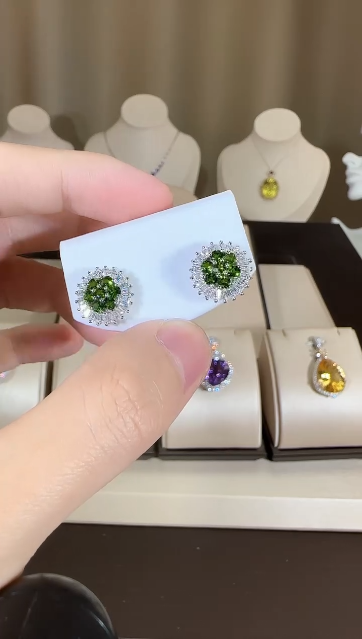 【闪购商品】透辉石耳钉银S925镶嵌12mm