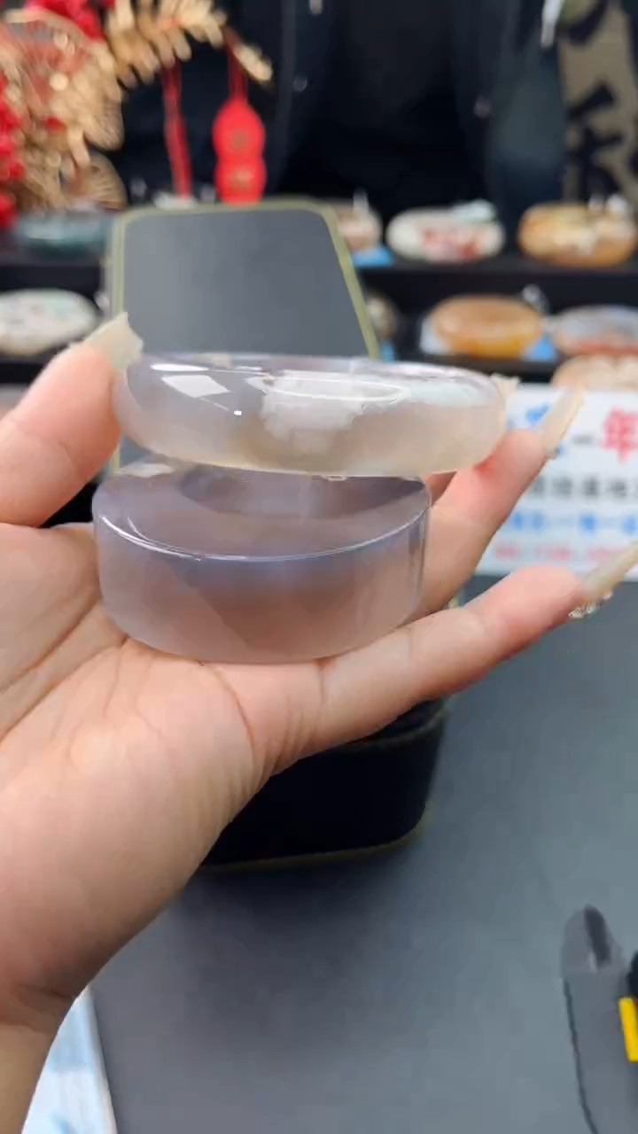 【闪购商品】石英质玉手镯未镶嵌赠送镯心（61圈口）