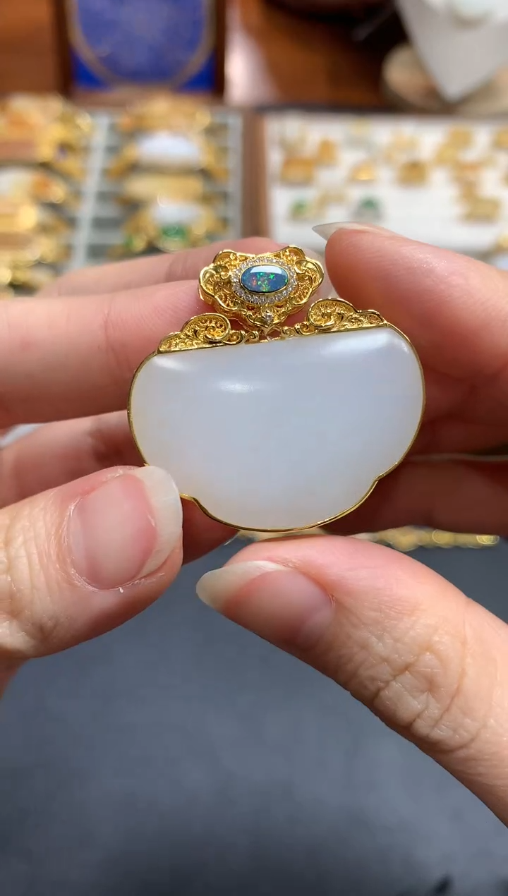 【闪购商品】和田玉吊坠18K金镶嵌Q302|9800