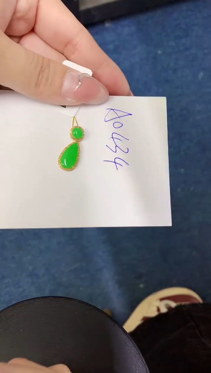 【闪购商品】翡翠颈饰18K金镶嵌000000000000