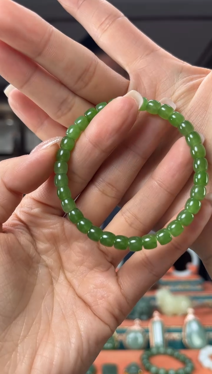 颈饰未镶嵌和田玉佩佩6mm左右