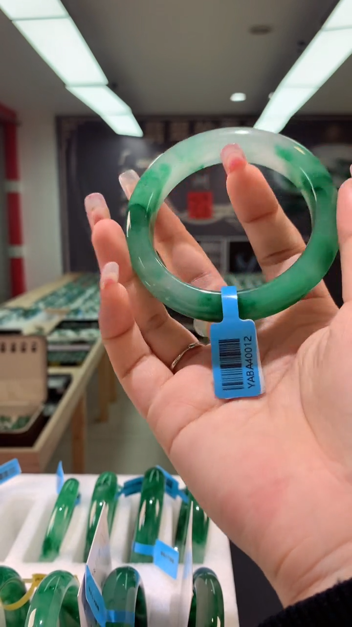 【闪购商品】石英质玉手镯未镶嵌58