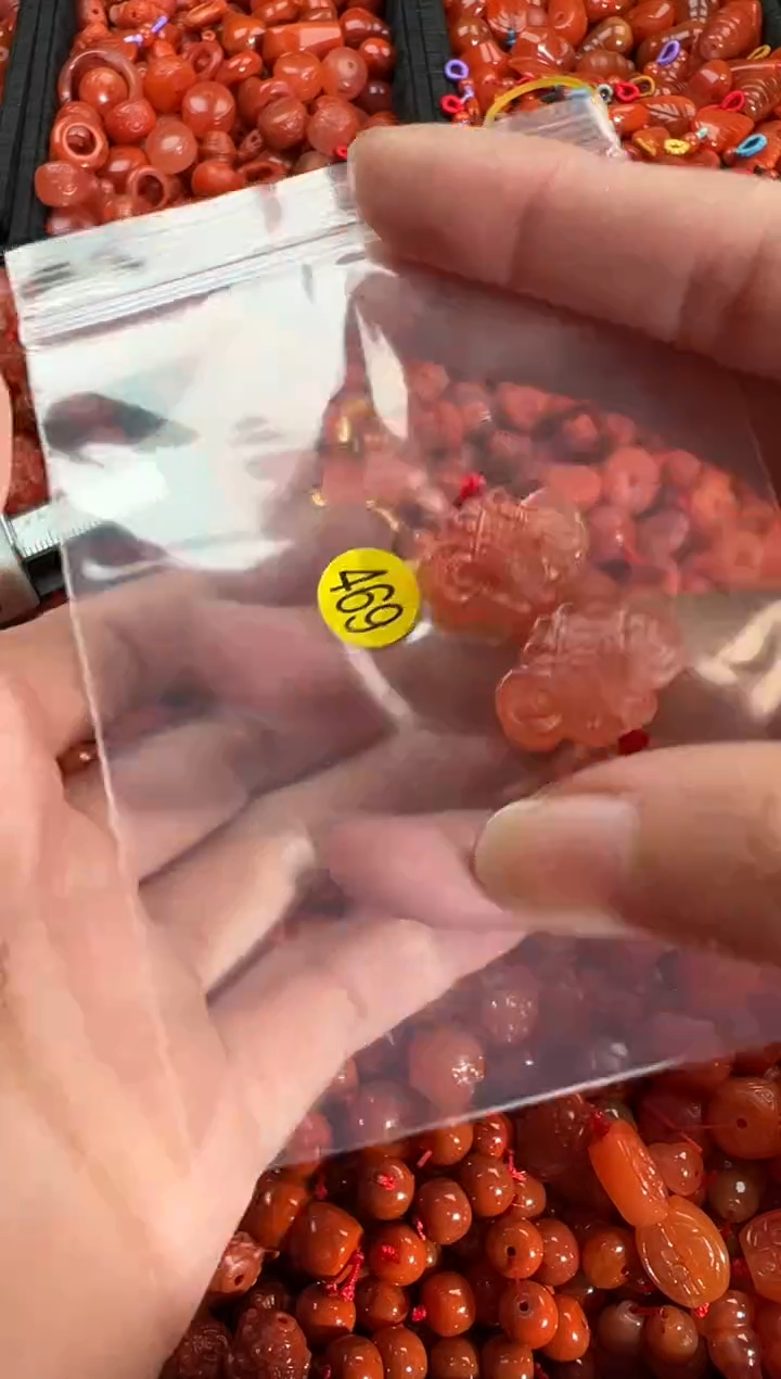 【闪购商品】南红玛瑙颈饰未镶嵌1