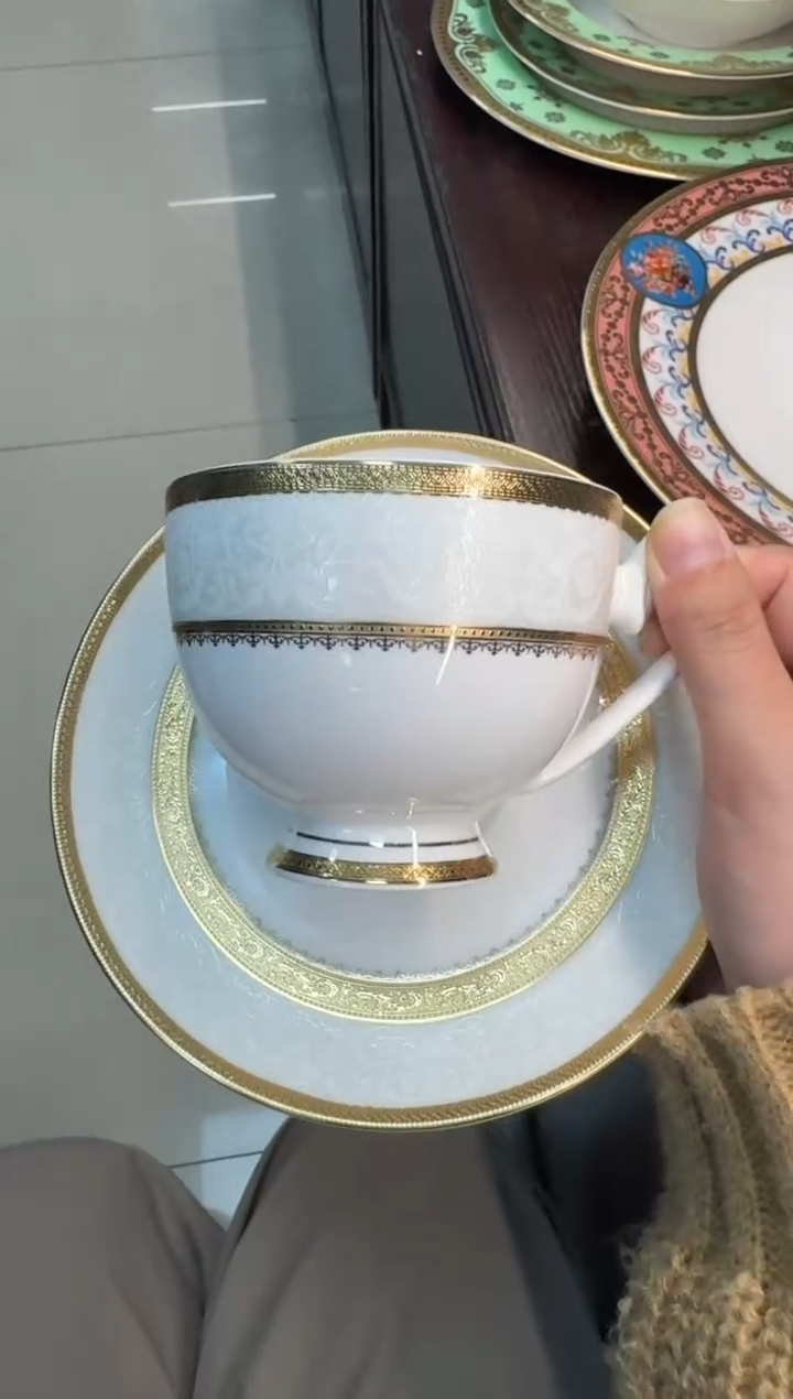 【闪购商品】瓷片200毫升杯碟 尾单 2个 +礼盒