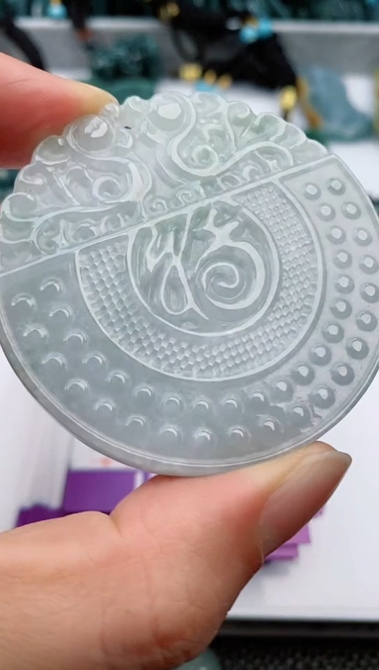 【闪购商品】翡翠颈饰未镶嵌