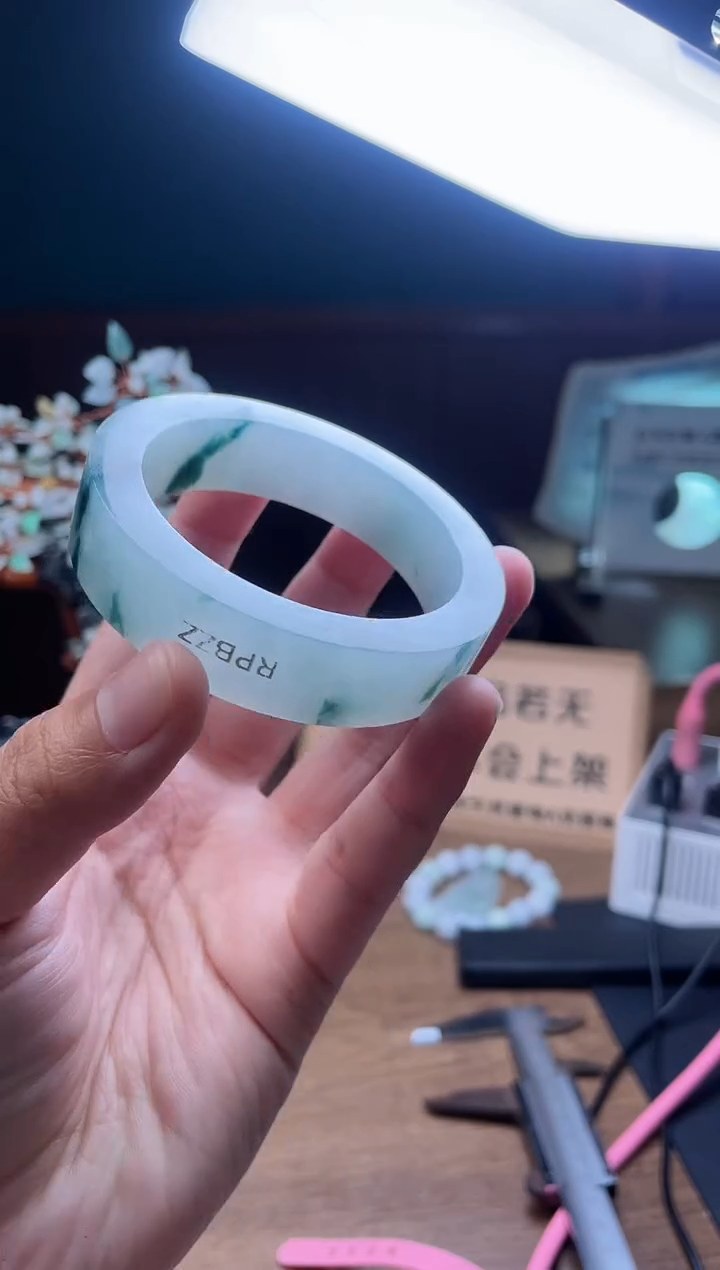 【闪购商品】定制翡翠手镯未镶嵌定制