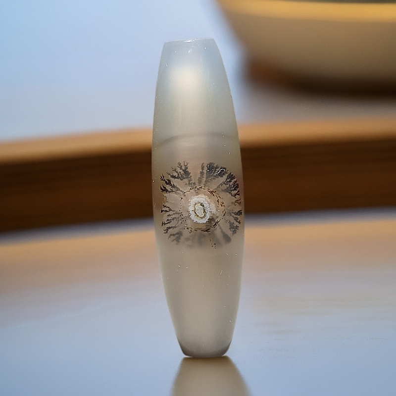 天然马达加斯加玛瑙珠 尺寸：40*11.6 太阳眼 适合吊坠锁骨 透眼