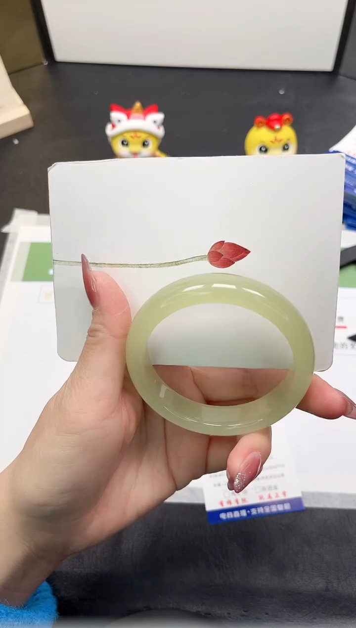 【闪购商品】石英质玉手镯未镶嵌97-58