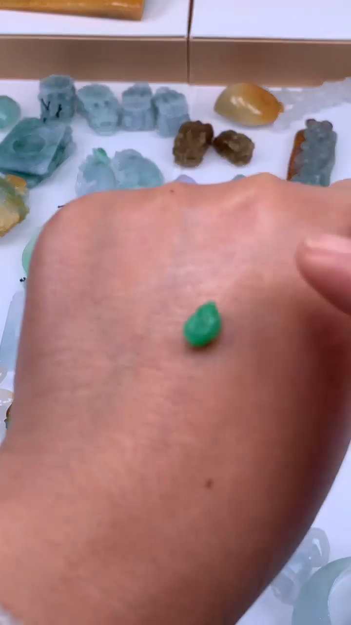 未镶嵌定制翡翠?***?颈饰 未镶嵌 翡翠 ?*?天然翡翠