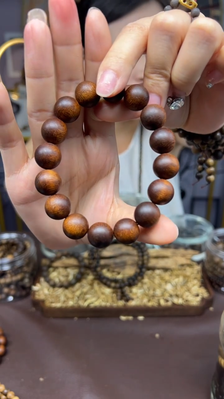 沉香碎屑沉香富森红土1.4玉化