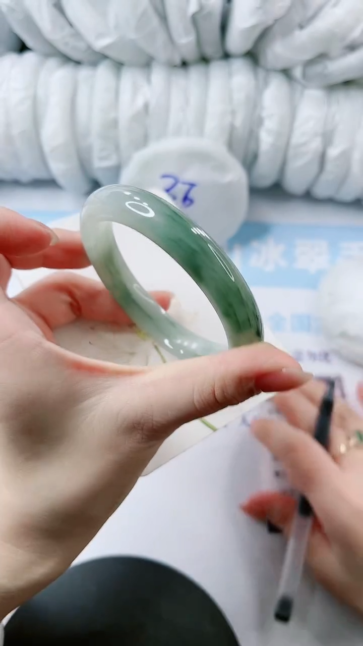 【闪购商品】石英质玉手镯未镶嵌多样性发货V376