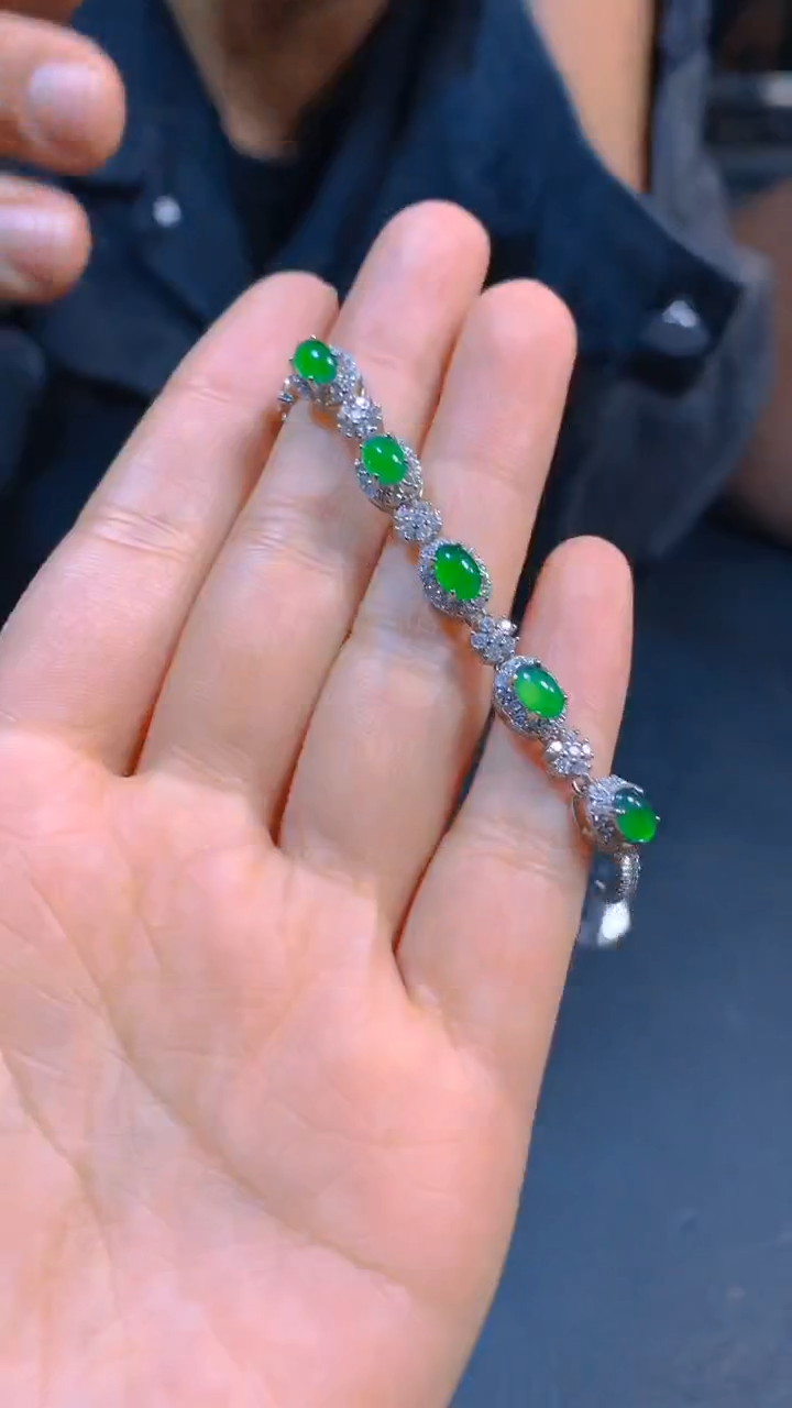 【闪购商品】翡翠手链未镶嵌0095537371多样性发一