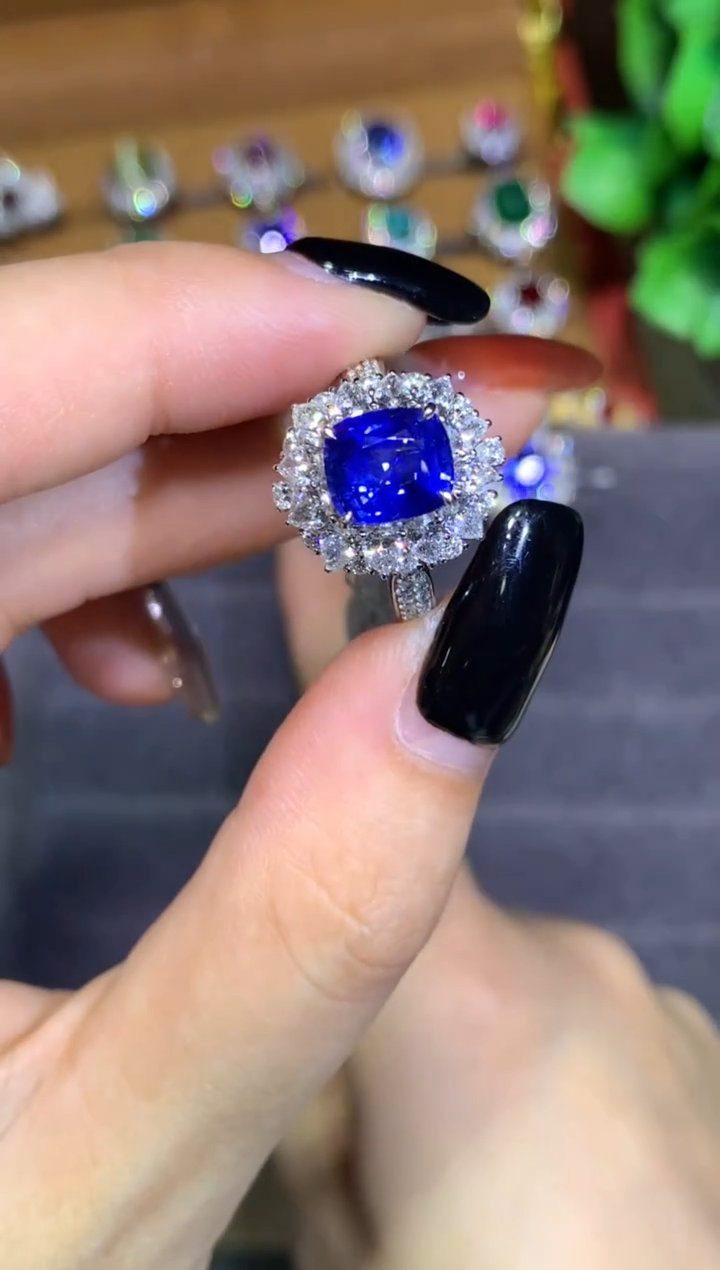 戒指蓝宝石18K金镶嵌2.64CT