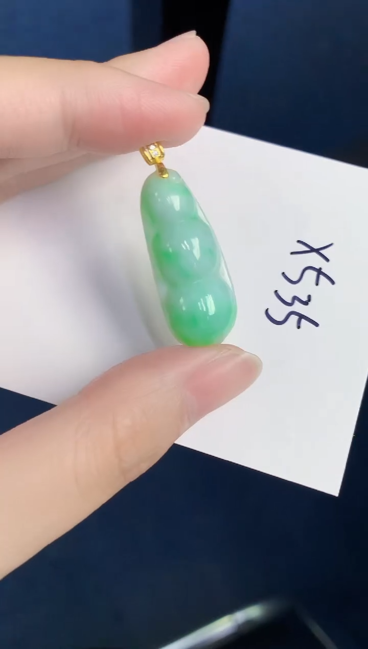 颈饰未镶嵌翡翠天然翡翠缅甸A货