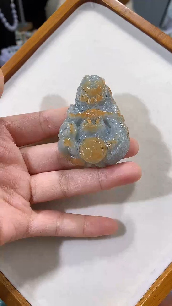 颈饰未镶嵌翡翠吊坠