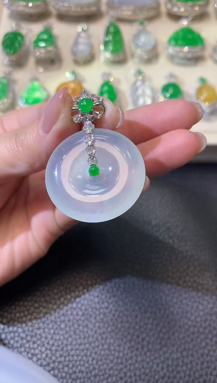 【闪购商品】翡翠吊坠(不含链)18K金镶嵌A73