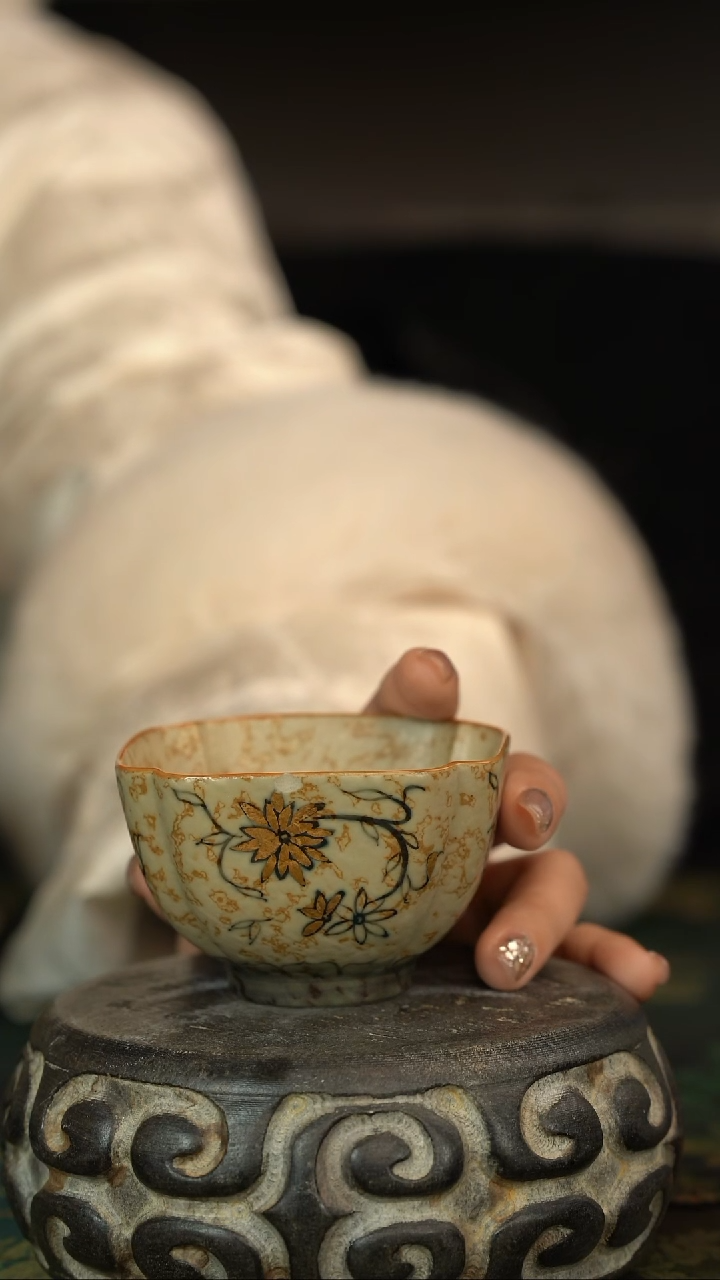 【闪购商品】初六好物分享@@缠枝莲四方杯