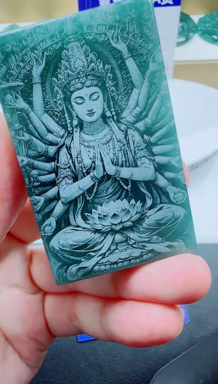 颈饰未镶嵌翡翠千手 