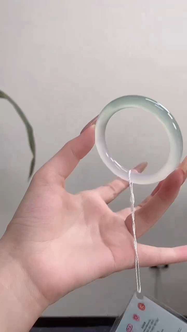 手镯玛瑙/玉髓未镶嵌53-54圆条半山水