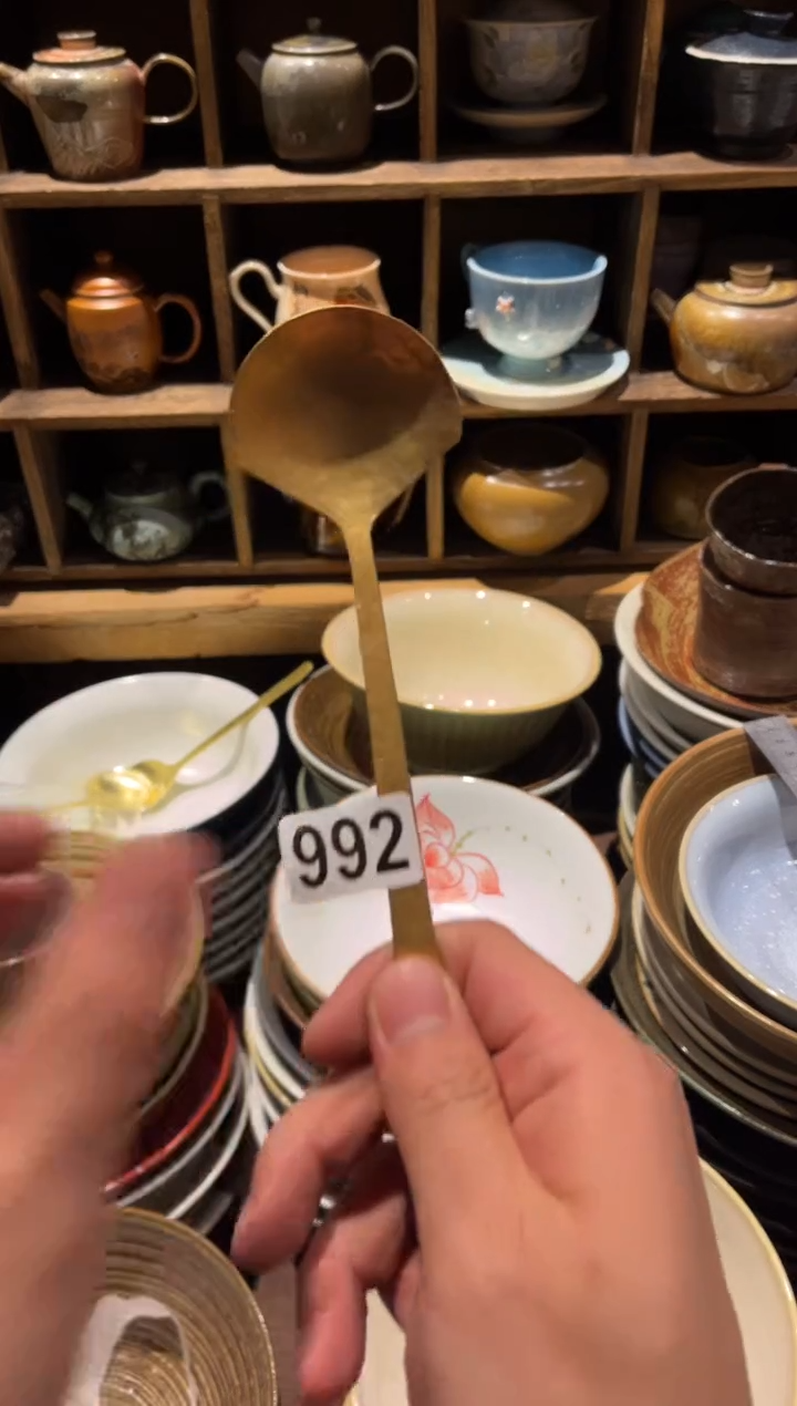 【闪购商品】瓷片992     扇形铜勺1个