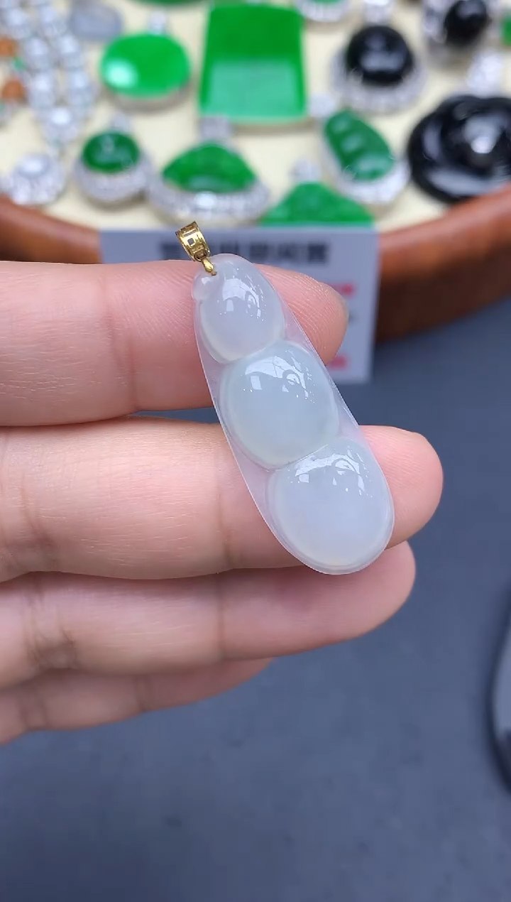 颈饰18K金镶嵌翡翠13-中国好珍宝