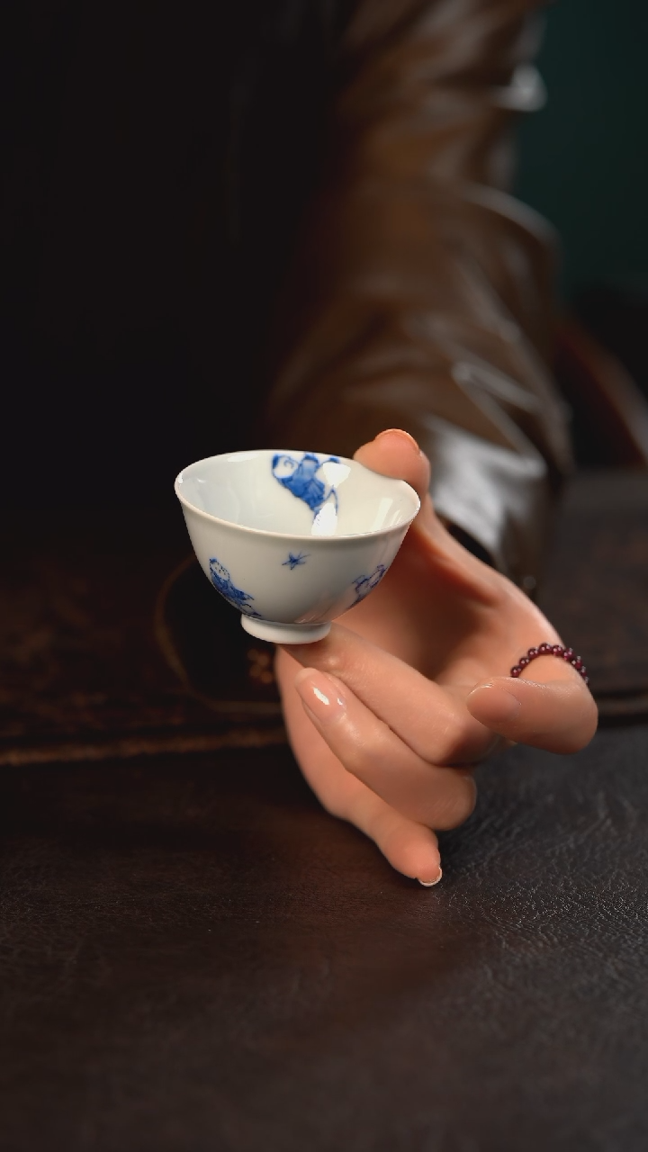 【闪购商品】杯聚澜堂童子扑蝶小鸡心杯
