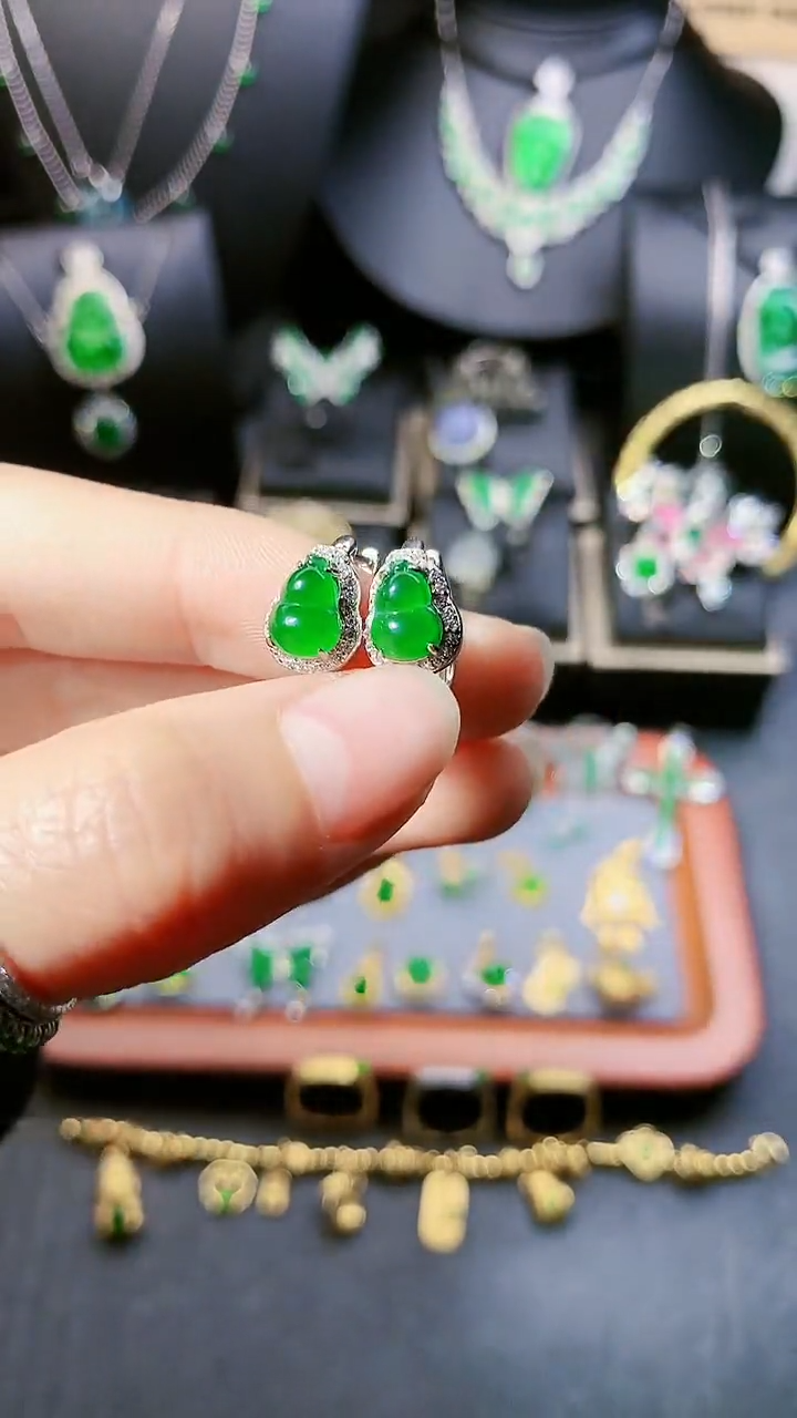 【闪购商品】翡翠耳饰银S925镶嵌耳饰