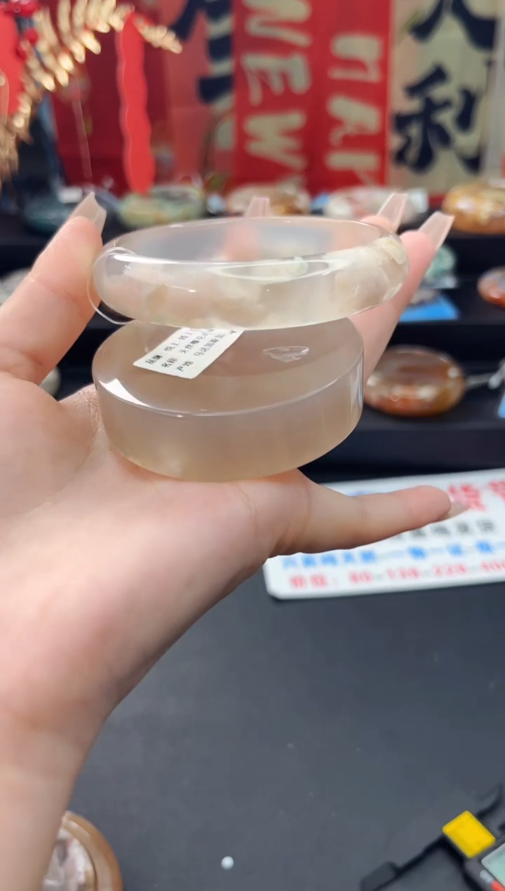 【闪购商品】石英质玉手镯未镶嵌赠送镯心（60圈口）