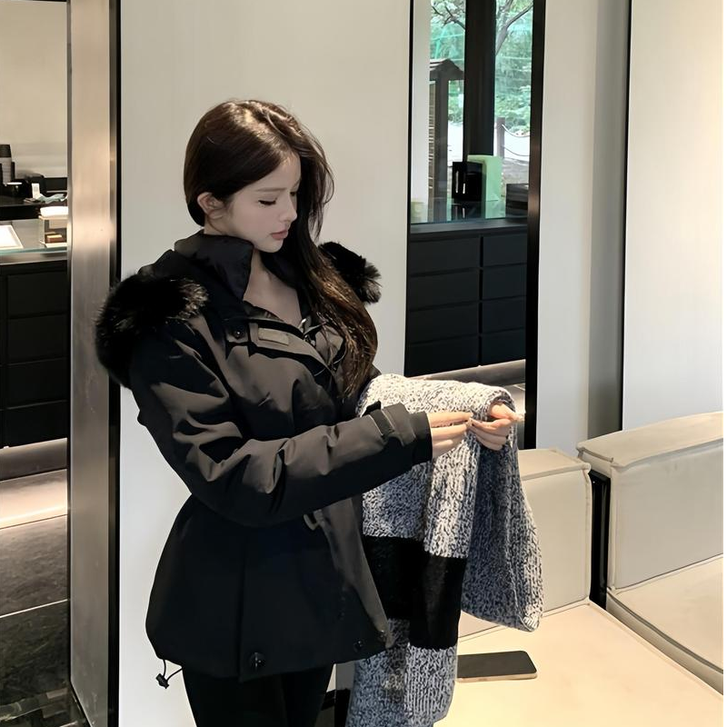 2025冬新款 羽绒服女修身收腰白鸭绒加厚大毛领户外滑雪服时尚