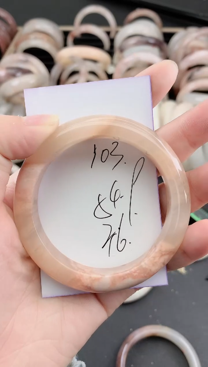 未镶嵌手镯石英质玉103