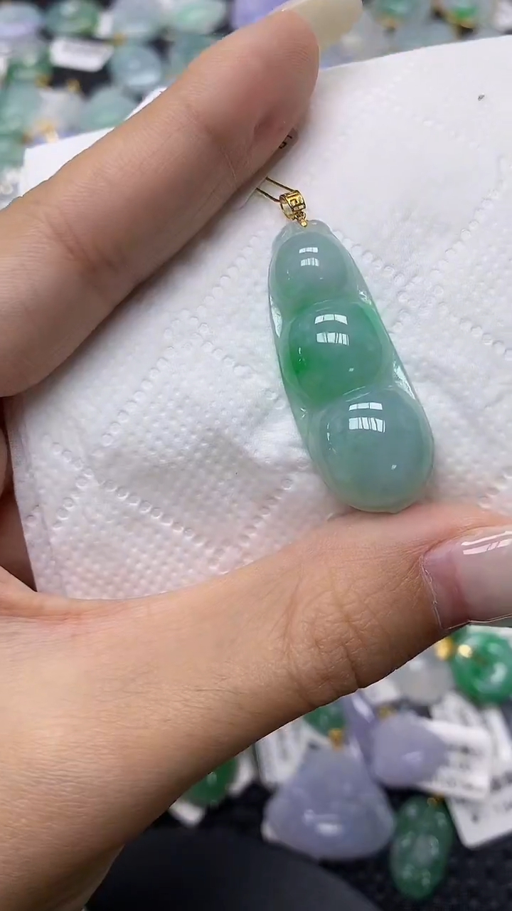 颈饰18K金镶嵌翡翠11111111111