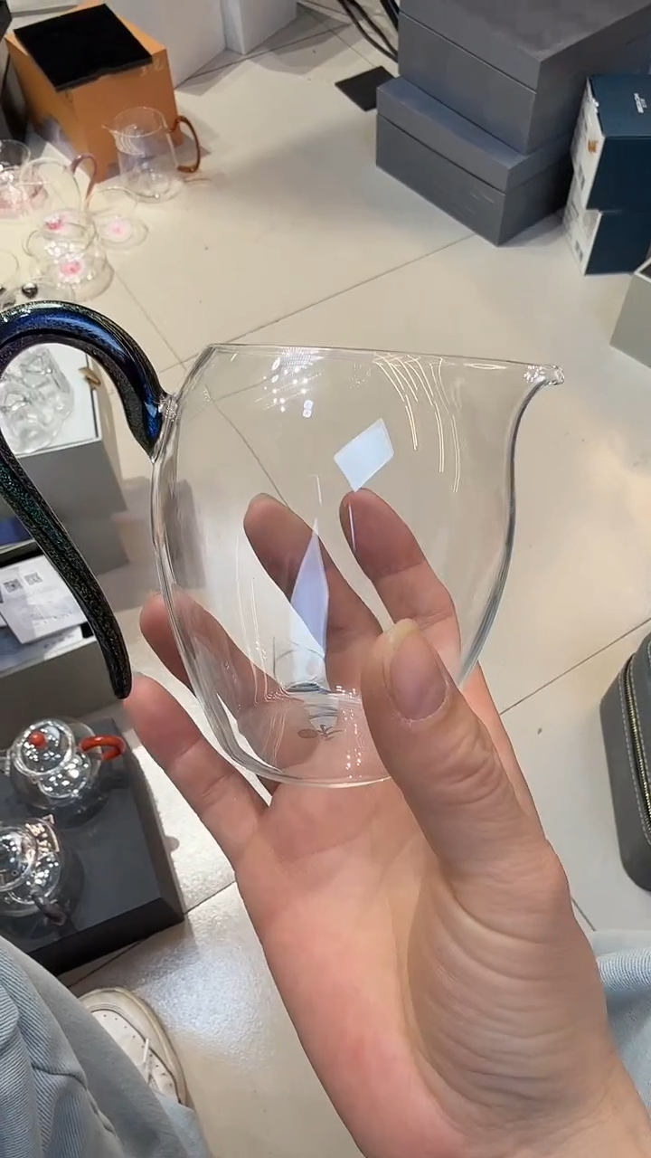 K**A禾器悬空银公道杯    