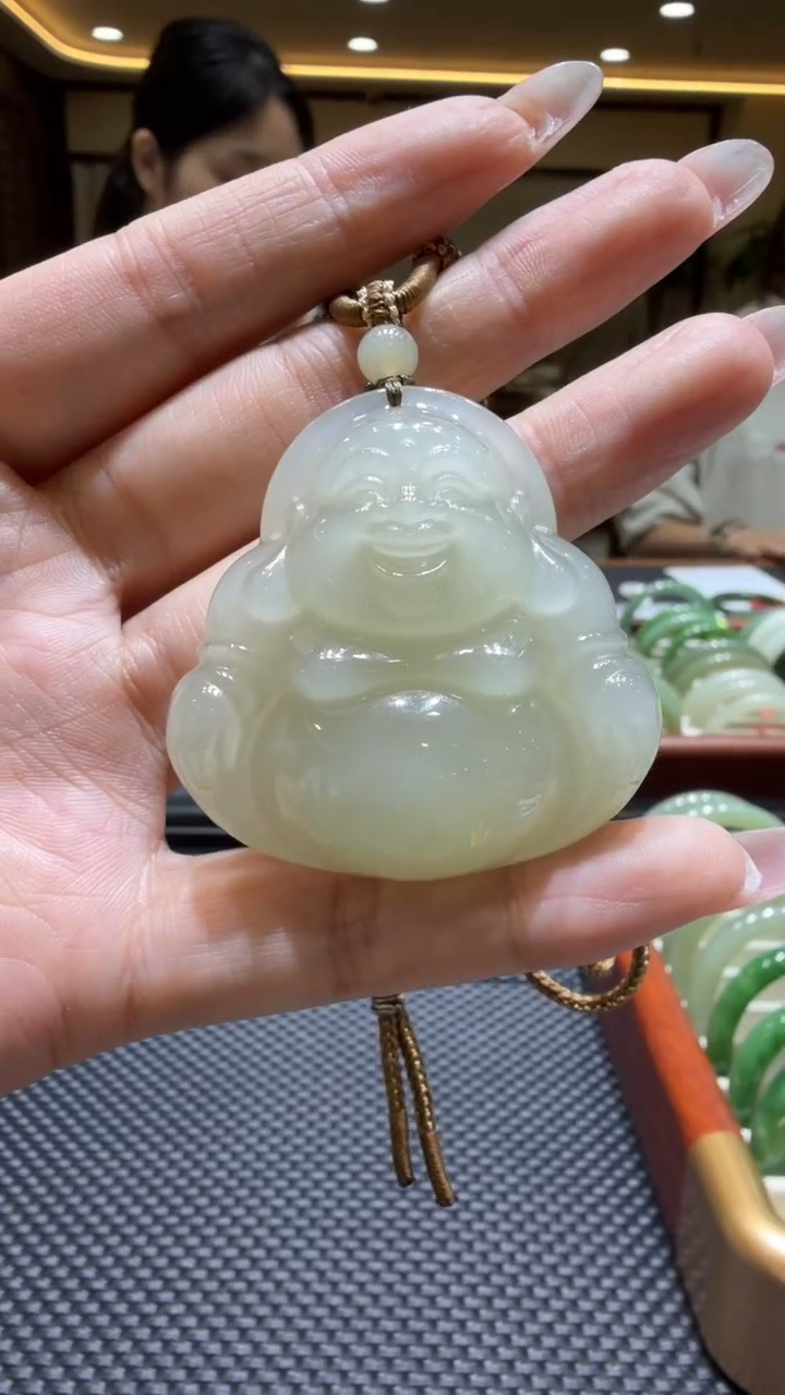 颈饰未镶嵌和田玉挂件