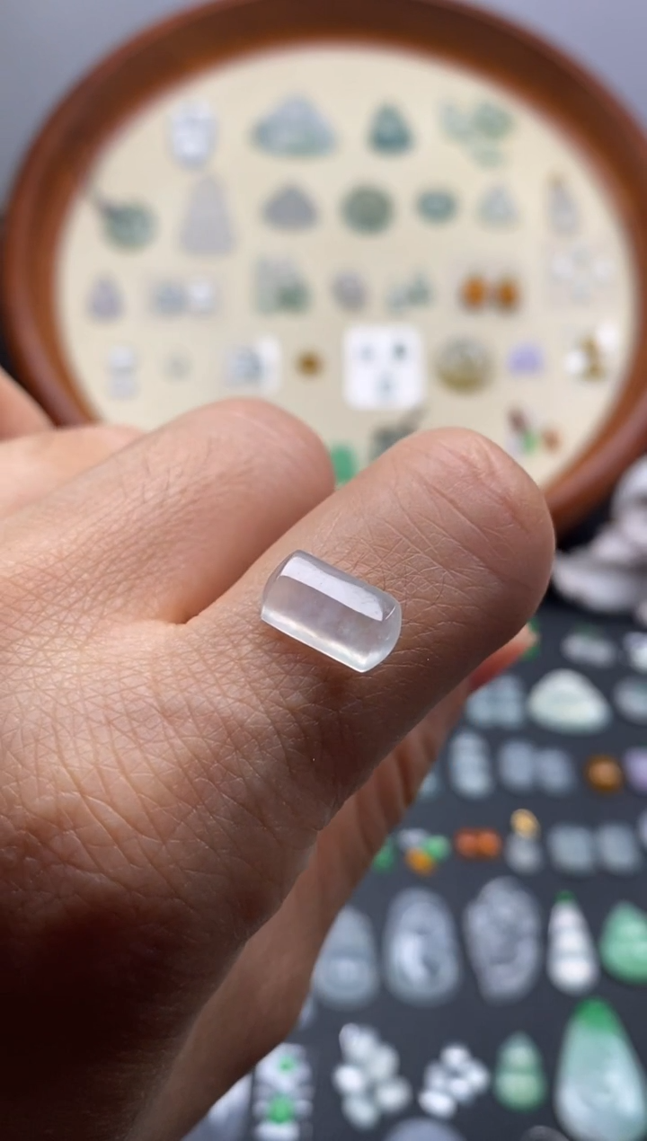 颈饰未镶嵌翡翠冰马安/芬