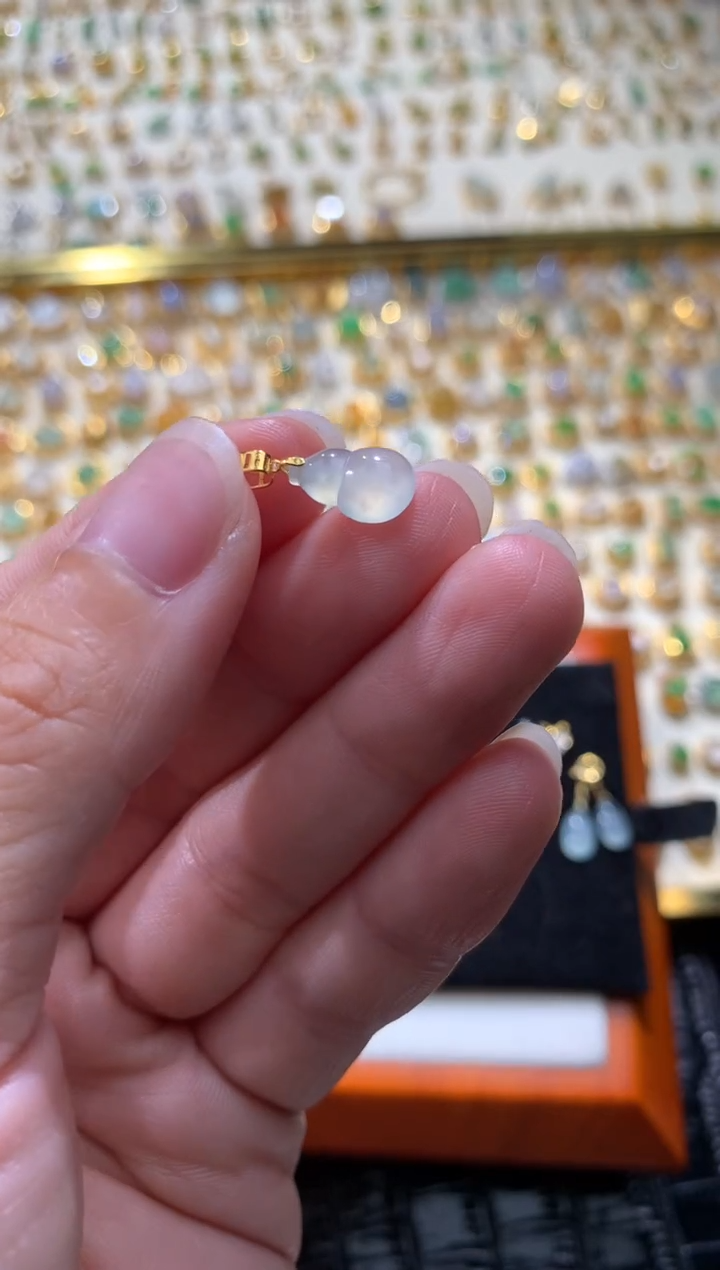 颈饰18K金镶嵌翡翠翡翠