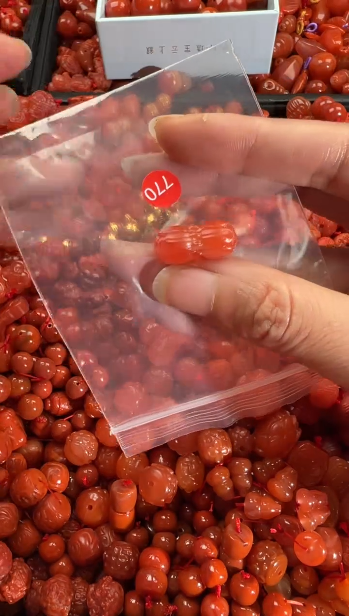 【闪购商品】南红玛瑙颈饰未镶嵌1