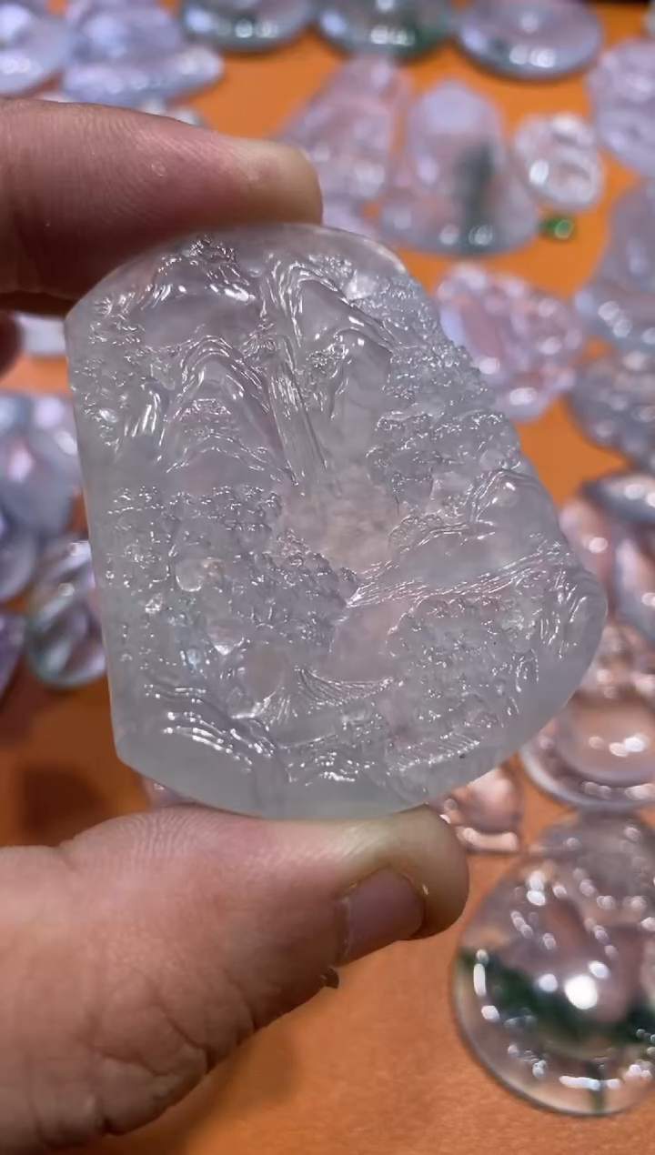 【闪购商品】翡翠颈饰未镶嵌山水6500