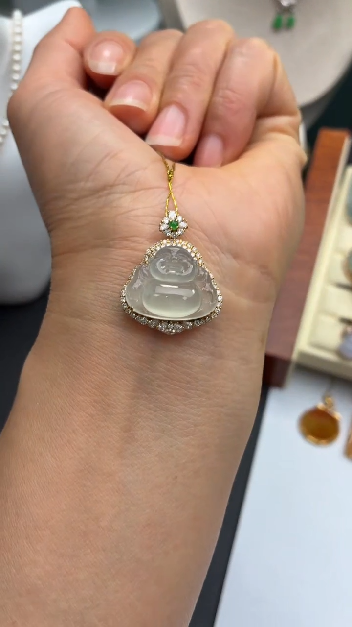 颈饰18K金镶嵌翡翠天然翡翠A货