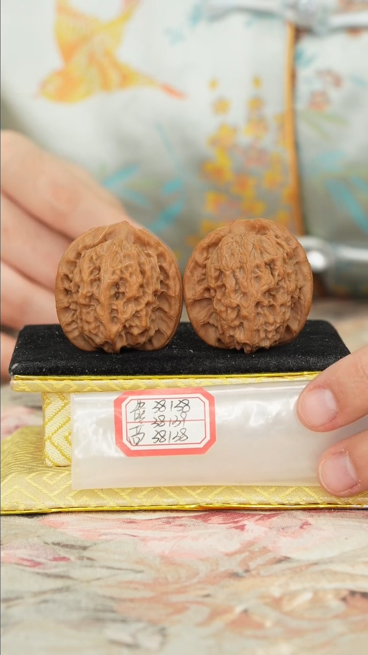 【闪购商品】文玩核桃把件非嫁接马老四