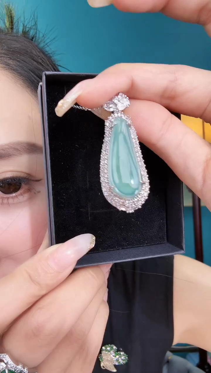 翡翠未镶嵌颈饰吊坠（不含链）