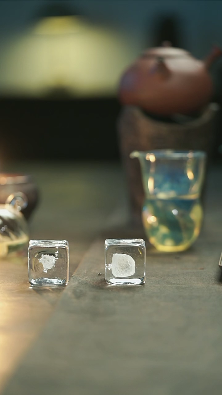 【闪购商品】玻心璃语凝水款盖置一备注款式