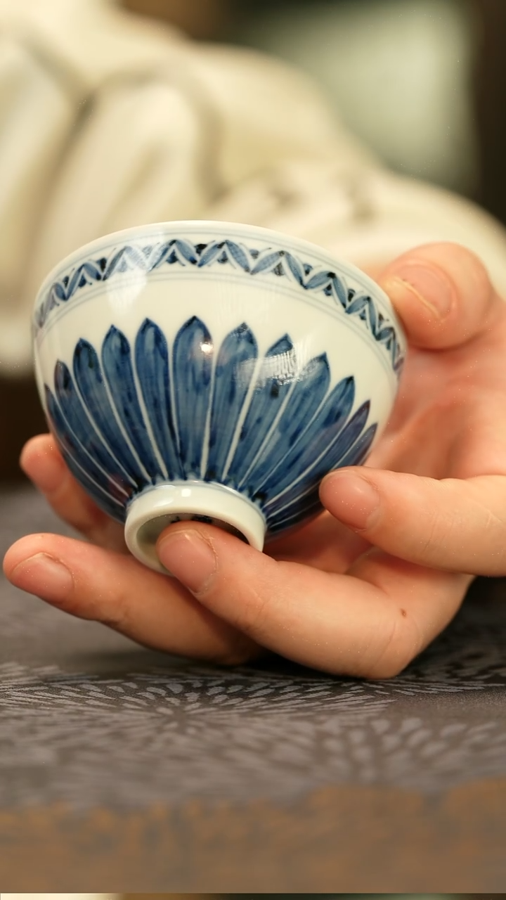 中式垂虹慕古菊瓣鸡心杯