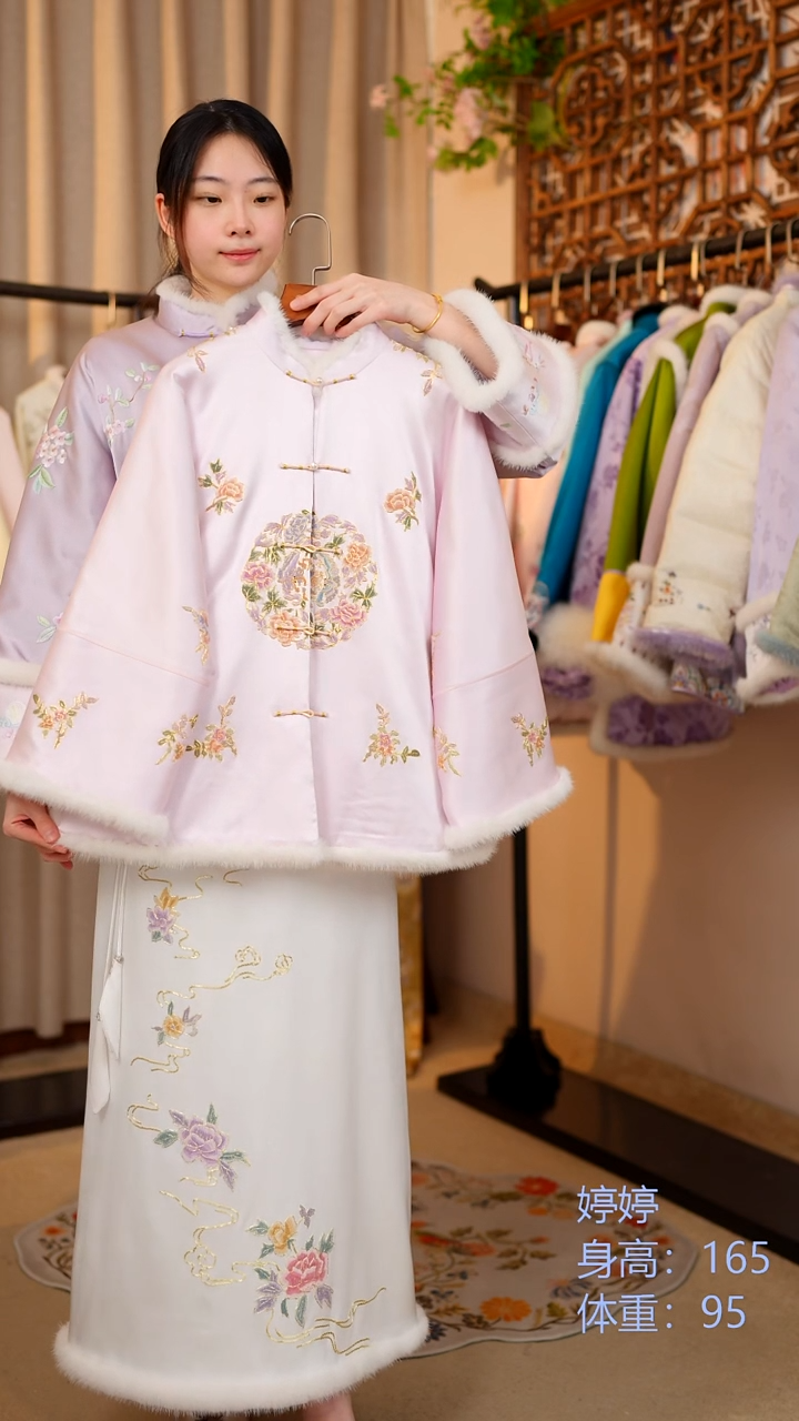 织绣非遗服饰一物一件