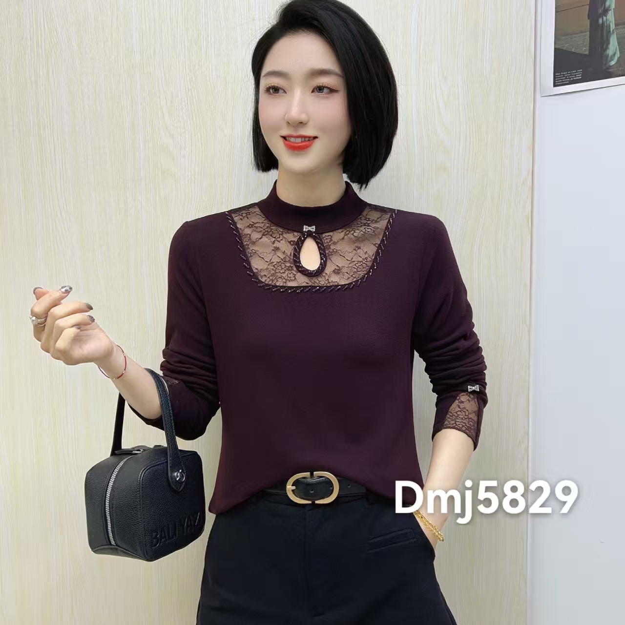 倪妍裳【5829】时尚领口蝴蝶结蕾丝拼接打底衫