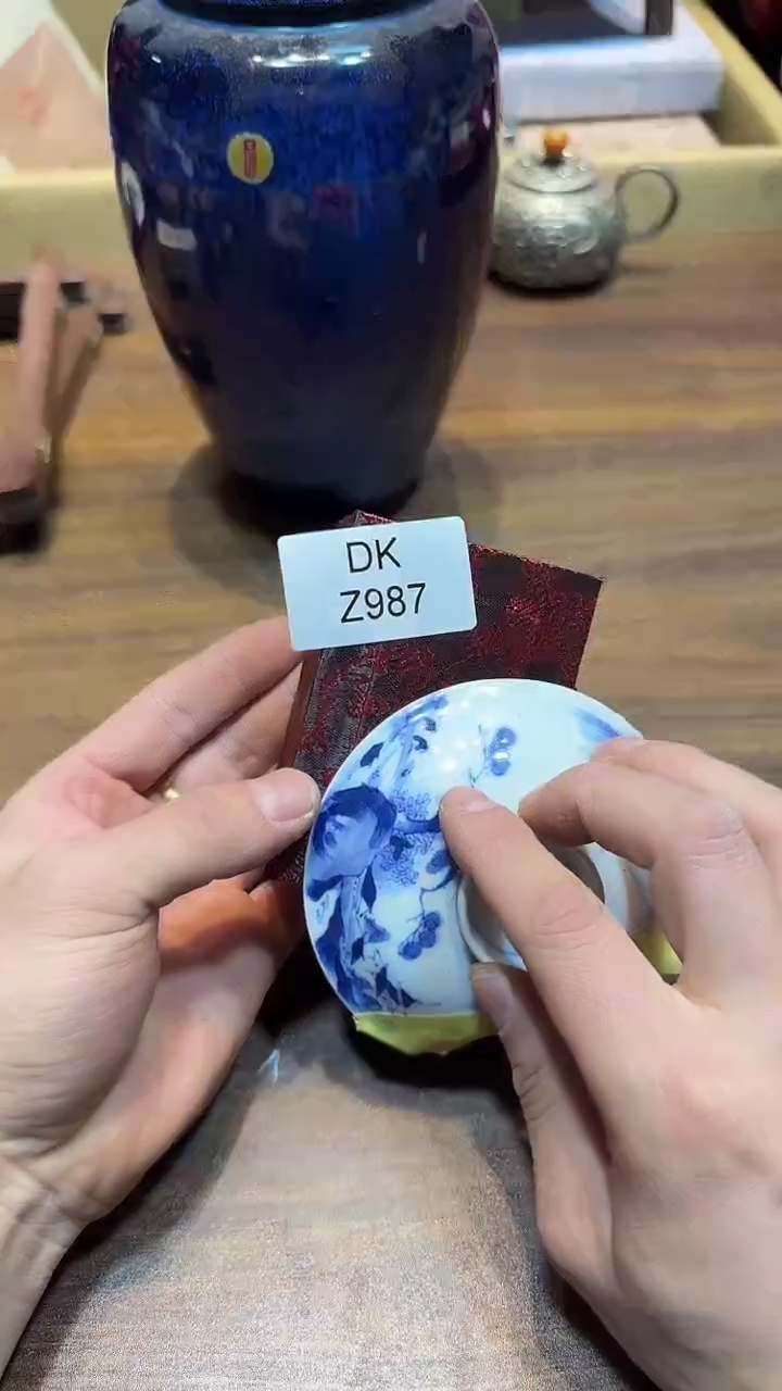 瓷片凭*哈哈哈哈哈哈987