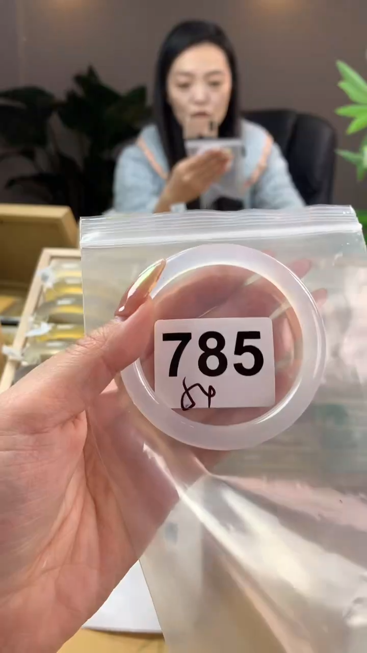 【闪购商品】玛瑙/玉髓手镯未镶嵌785