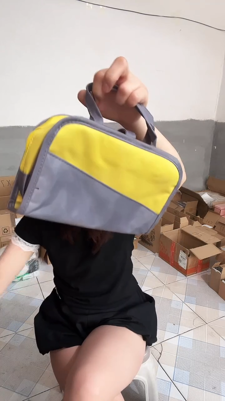 蚕丝B65黑玫瑰油化妆包包容量超级大