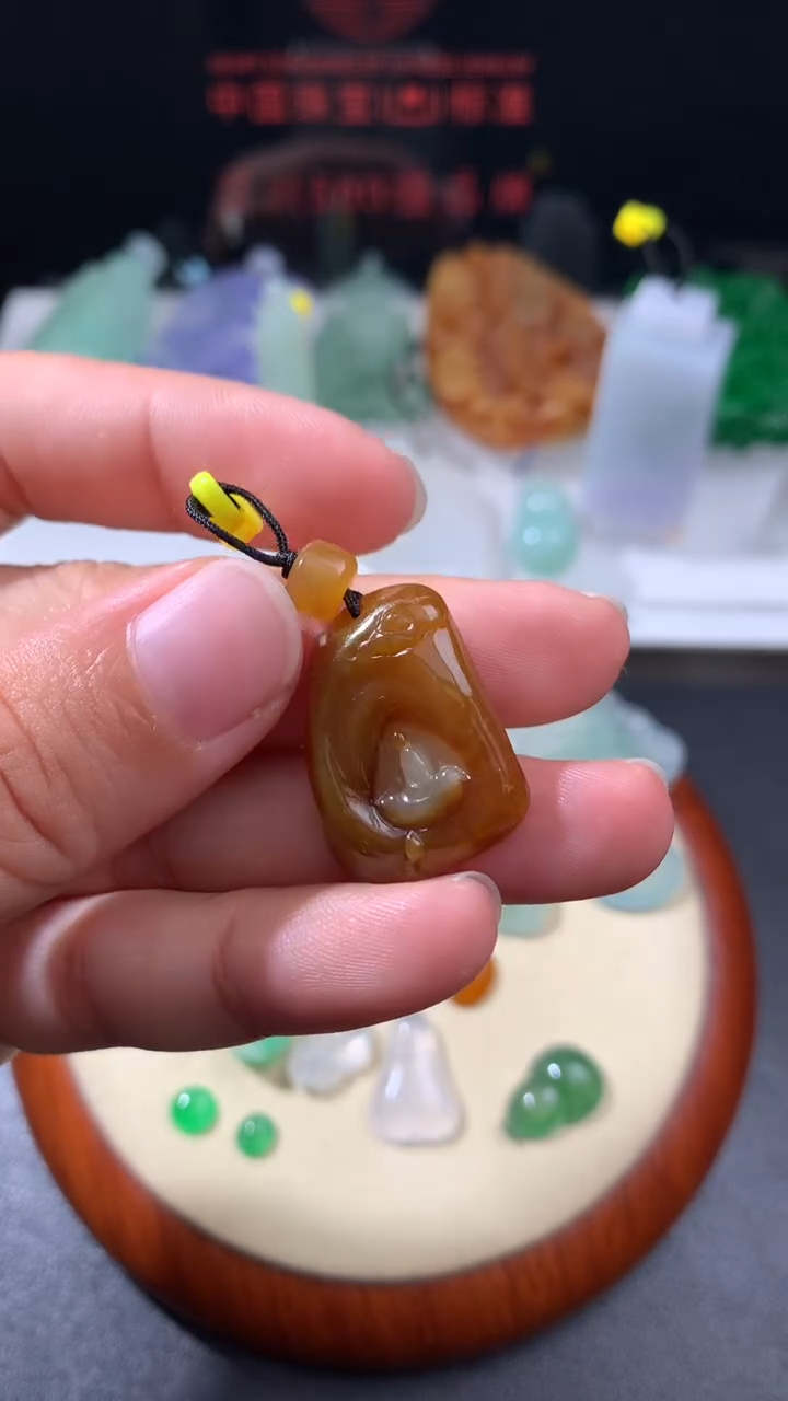 未镶嵌定制翡翠  