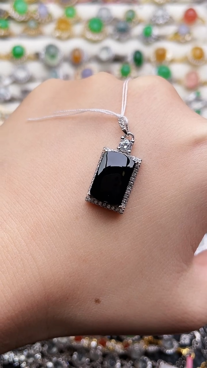 吊坠(赠链)银S925镶嵌翡翠艺*1